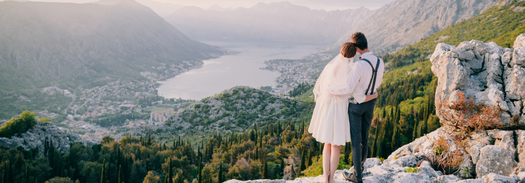 honeymooners overlook lake como